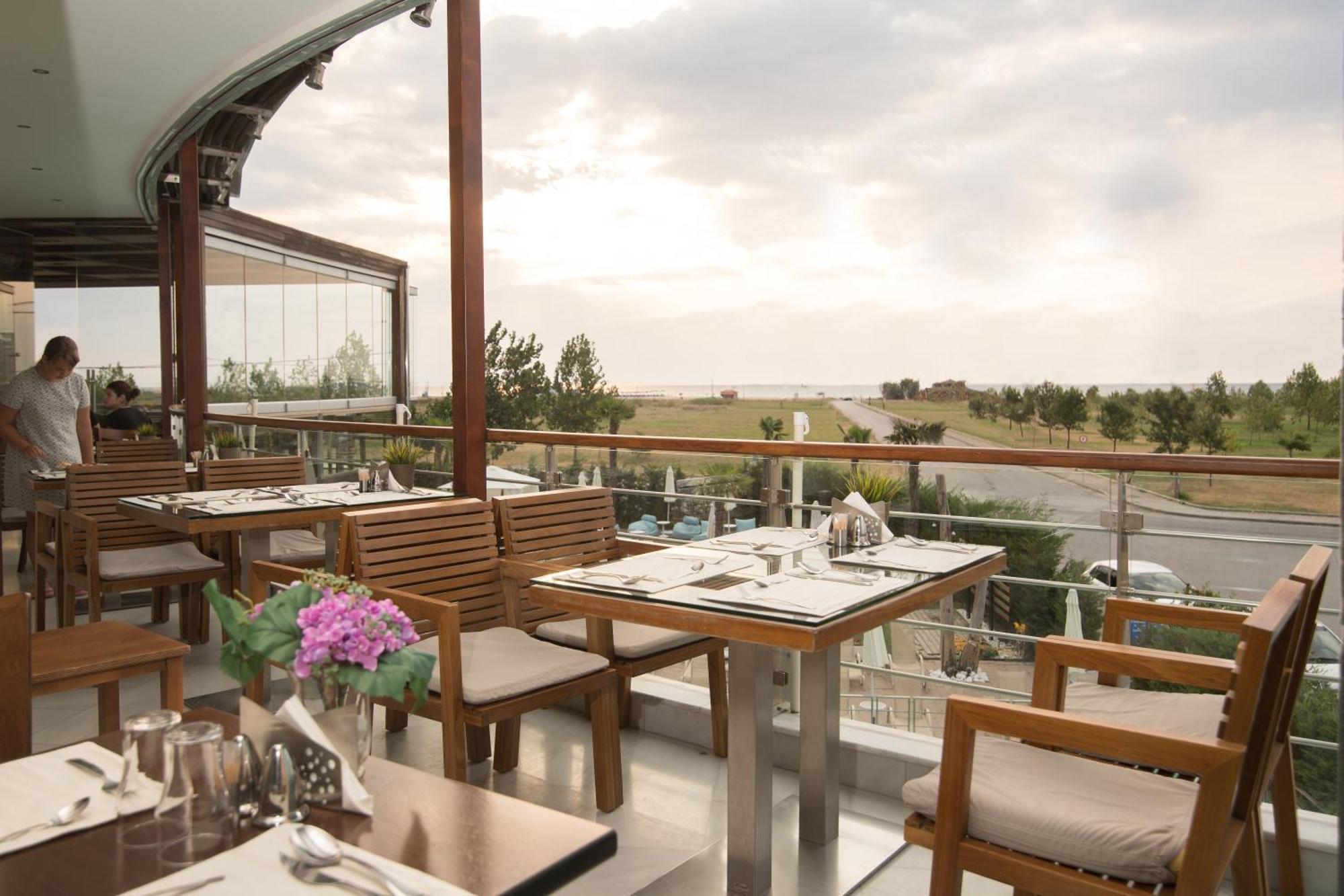 Cosmopolitan Hotel & Spa ปาราเลียกาเตอรีนิส ภายนอก รูปภาพ