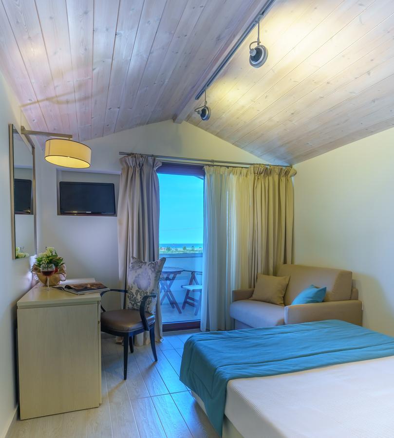Cosmopolitan Hotel & Spa ปาราเลียกาเตอรีนิส ภายนอก รูปภาพ